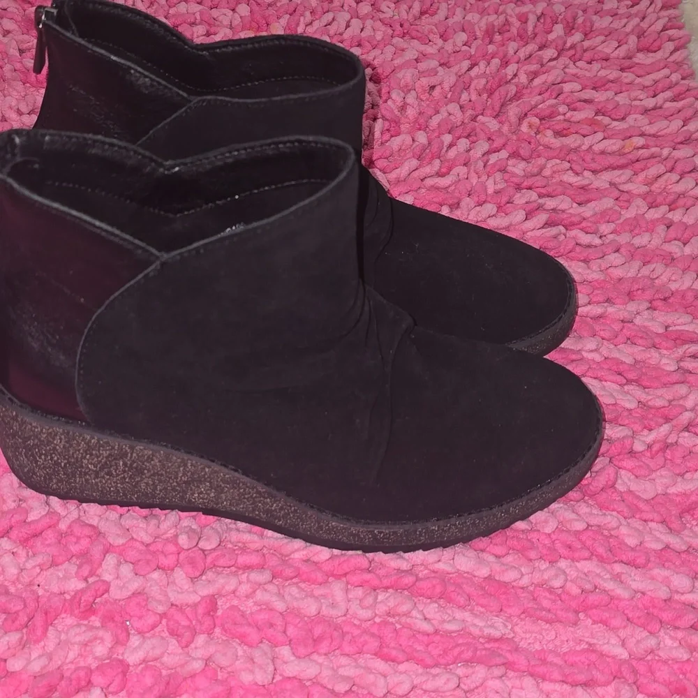 aetrex Kara‎ Black Wedge Ankle Boots